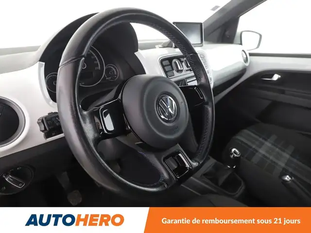 Volkswagen up! view 11