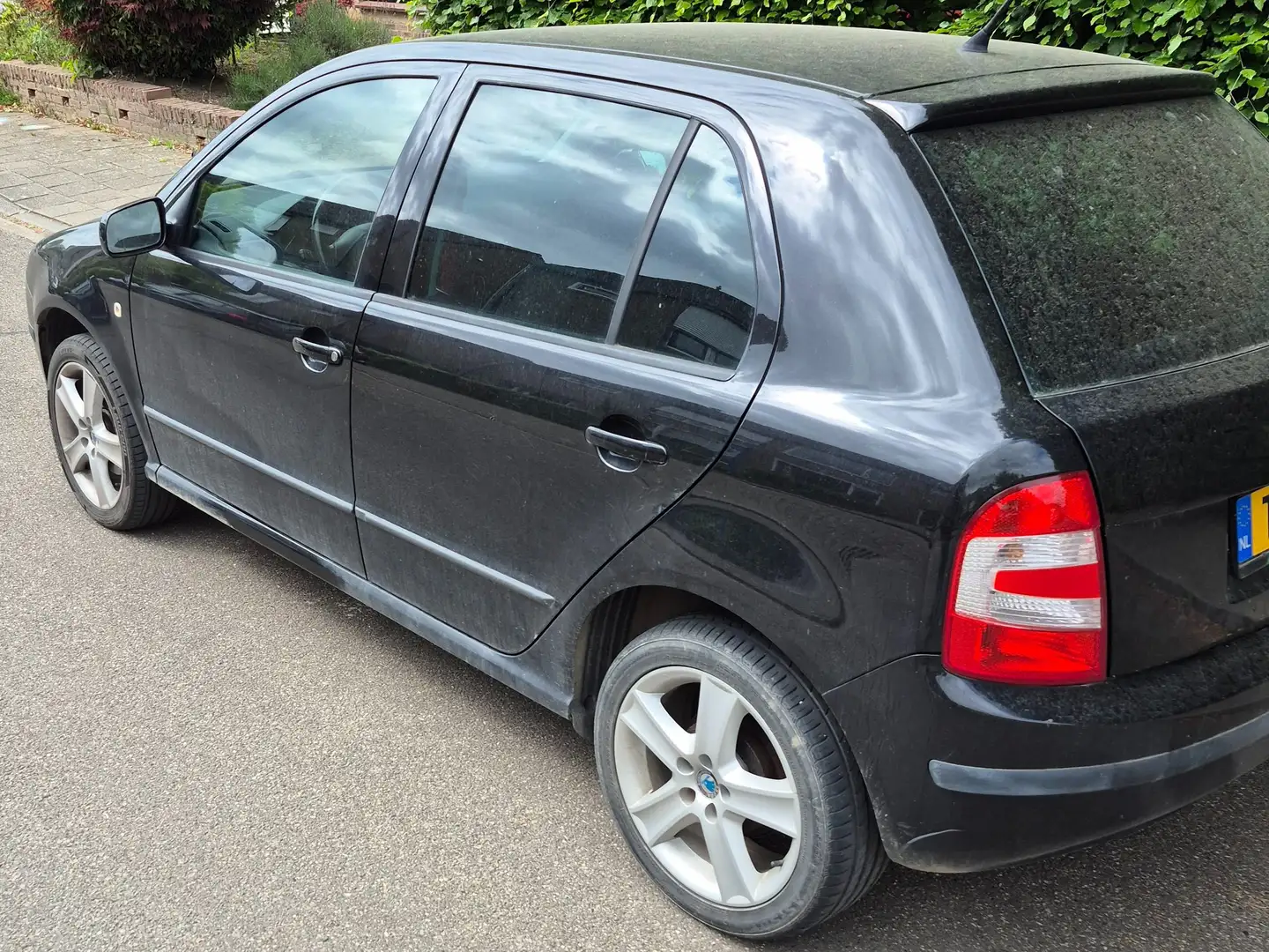 Skoda Fabia Fabia 1.4-16V Ambiente Noir - 2