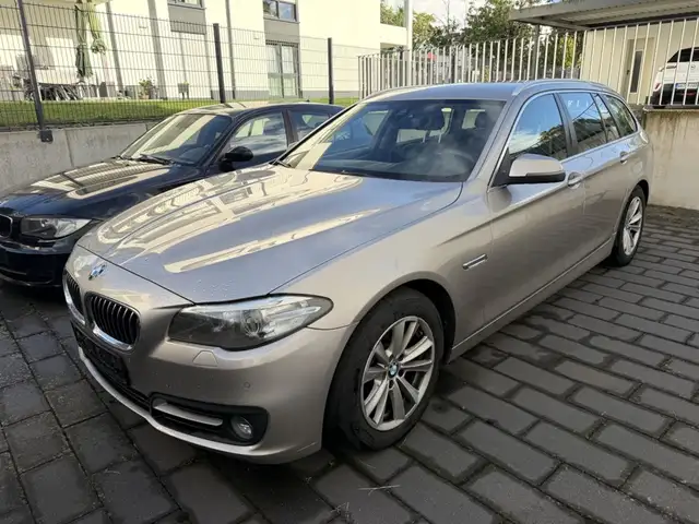 BMW 520 520dA xDrive *AHK *M LENKRAD *NAVI *XENON