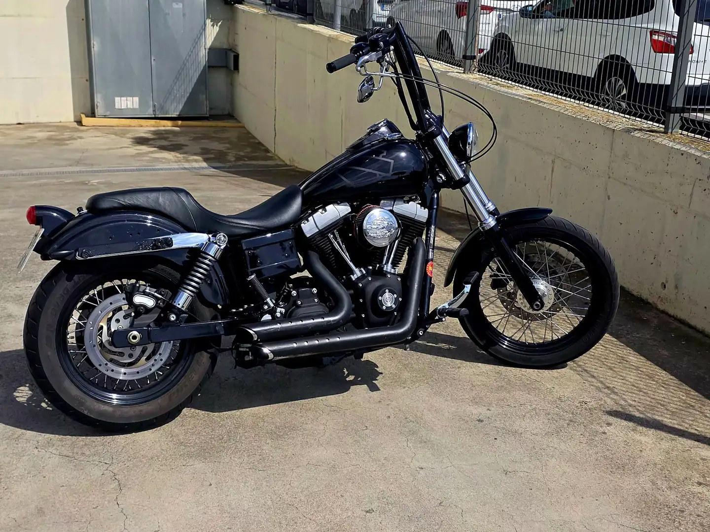 Harley-Davidson Dyna Street Bob - 1