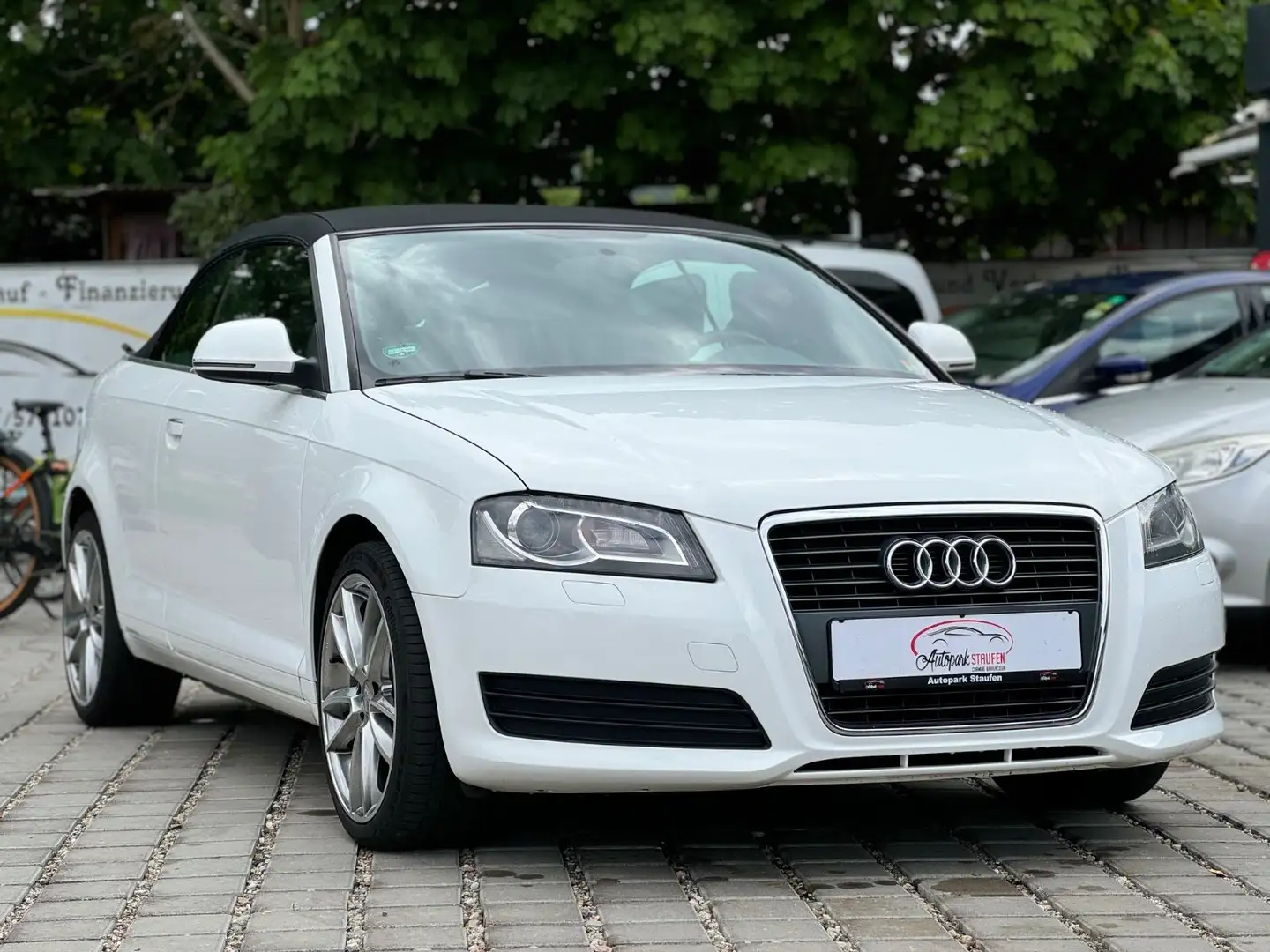 Audi A3 Cabriolet Attraction / 1. Hand Weiß - 1