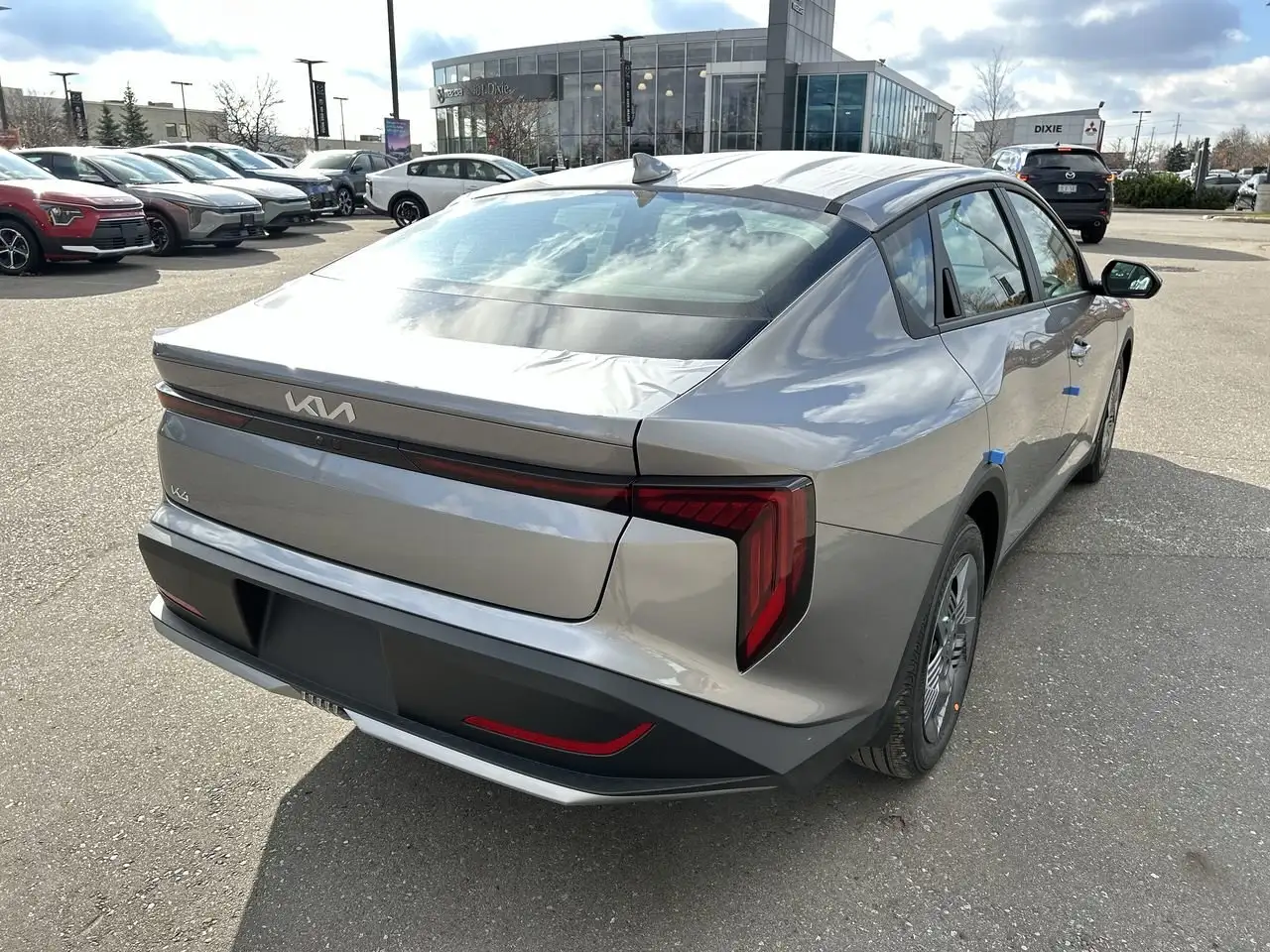 Kia K4 снимка Kia K4
