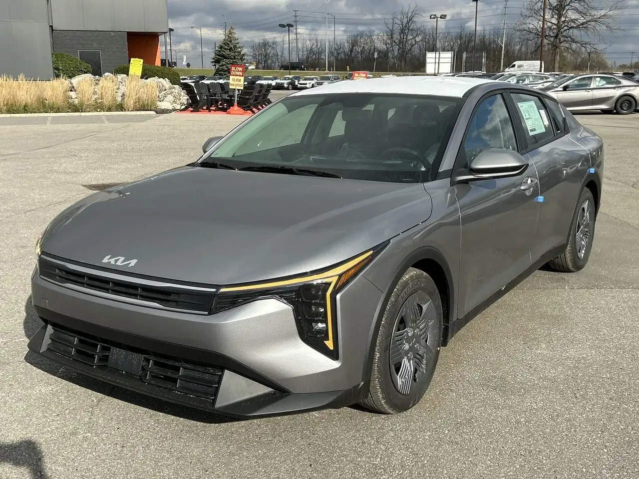 Kia K4 снимка Kia K4
