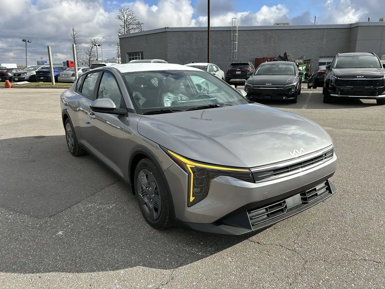 Kia K4 снимка Kia K4