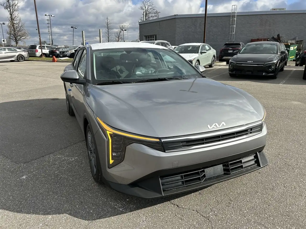 Kia K4 снимка Kia K4