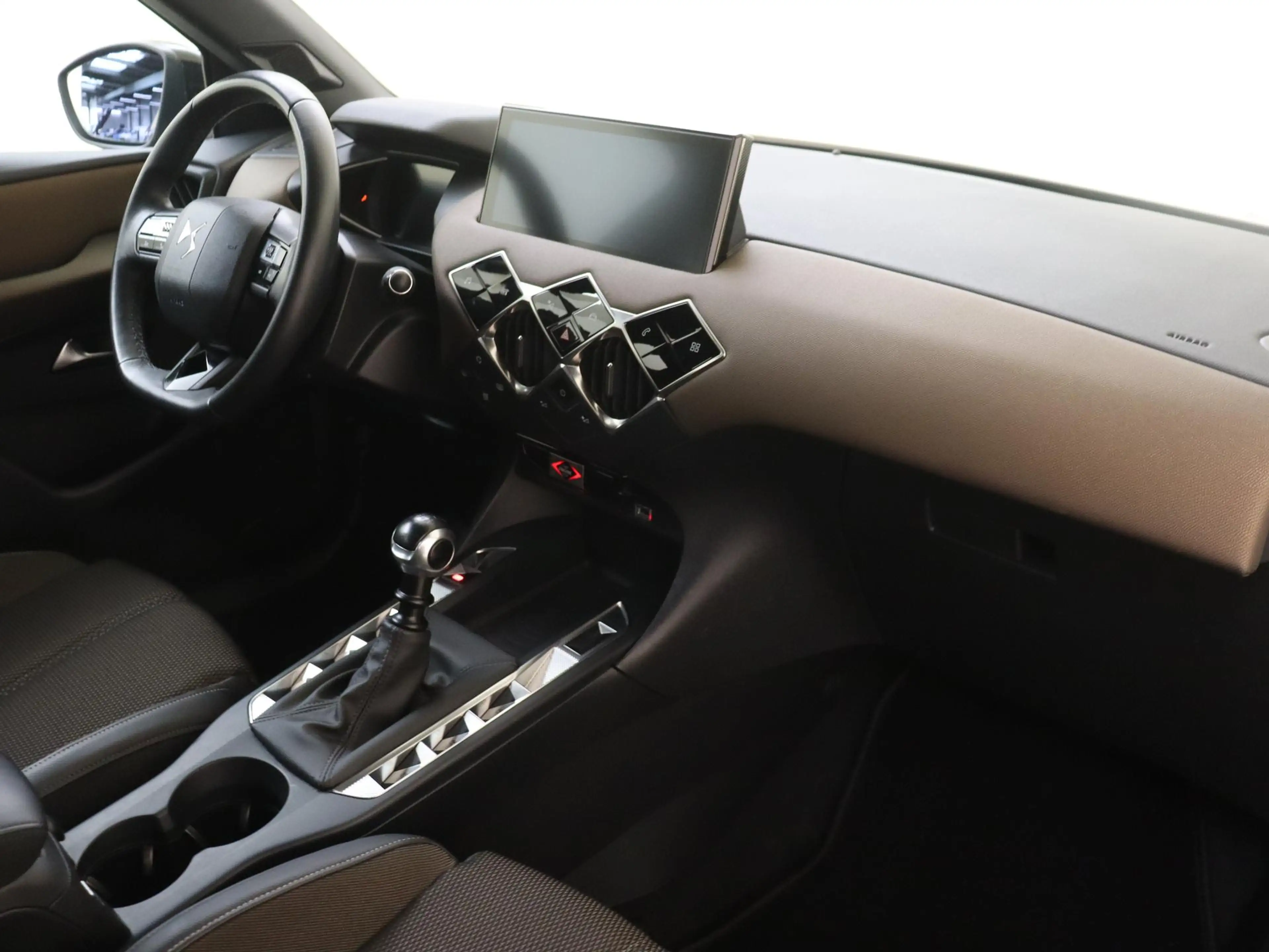 DS Automobiles DS 3 Crossback 1.2 PureTech Business | Apple Carplay/Android Auto — photo 5