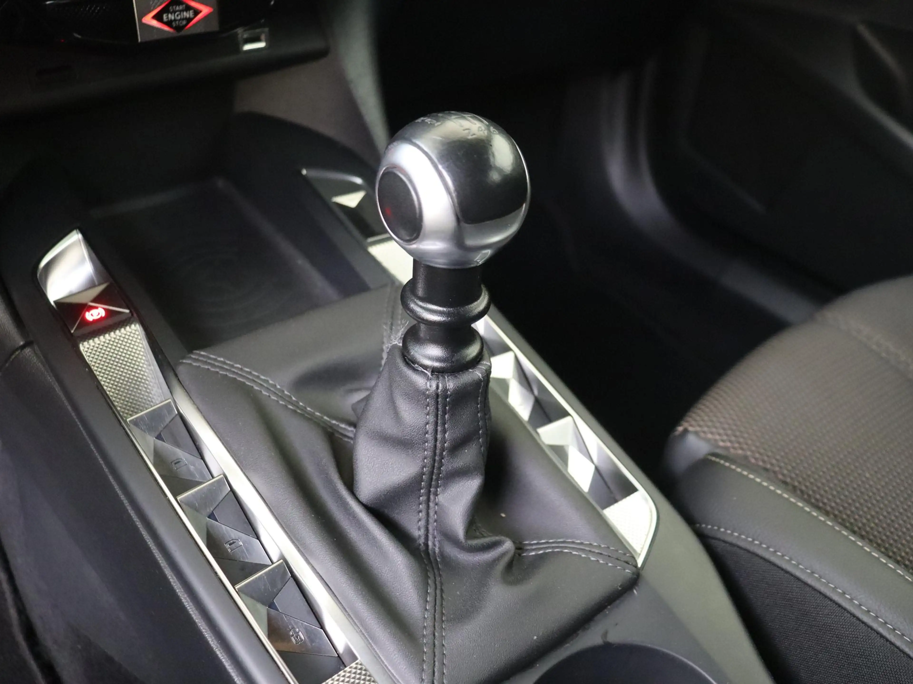 DS Automobiles DS 3 Crossback 1.2 PureTech Business | Apple Carplay/Android Auto — photo 14