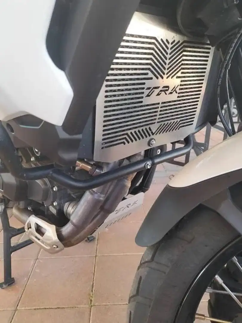 Benelli TRK 502 Alb - 1