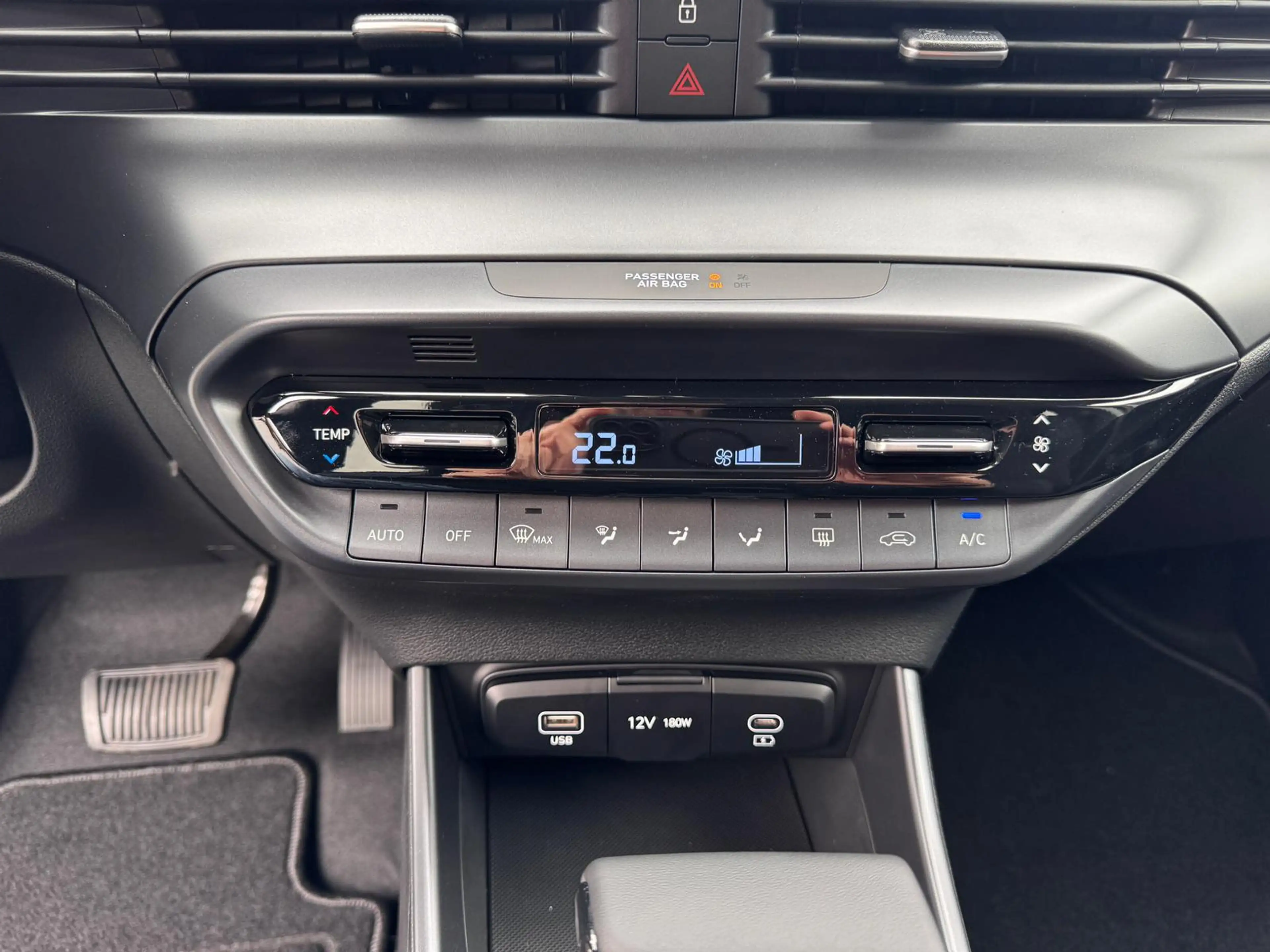 Hyundai i20 Family Automatik — photo 15