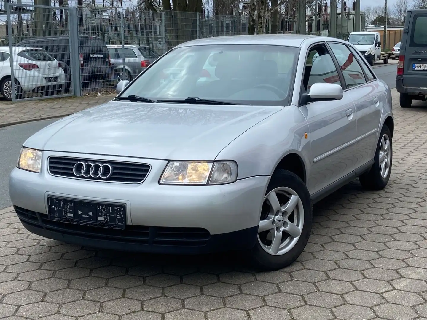 Audi A3 1.6 *Ambition*Elektr.Fenst.*Servo*ZV Plateado - 2