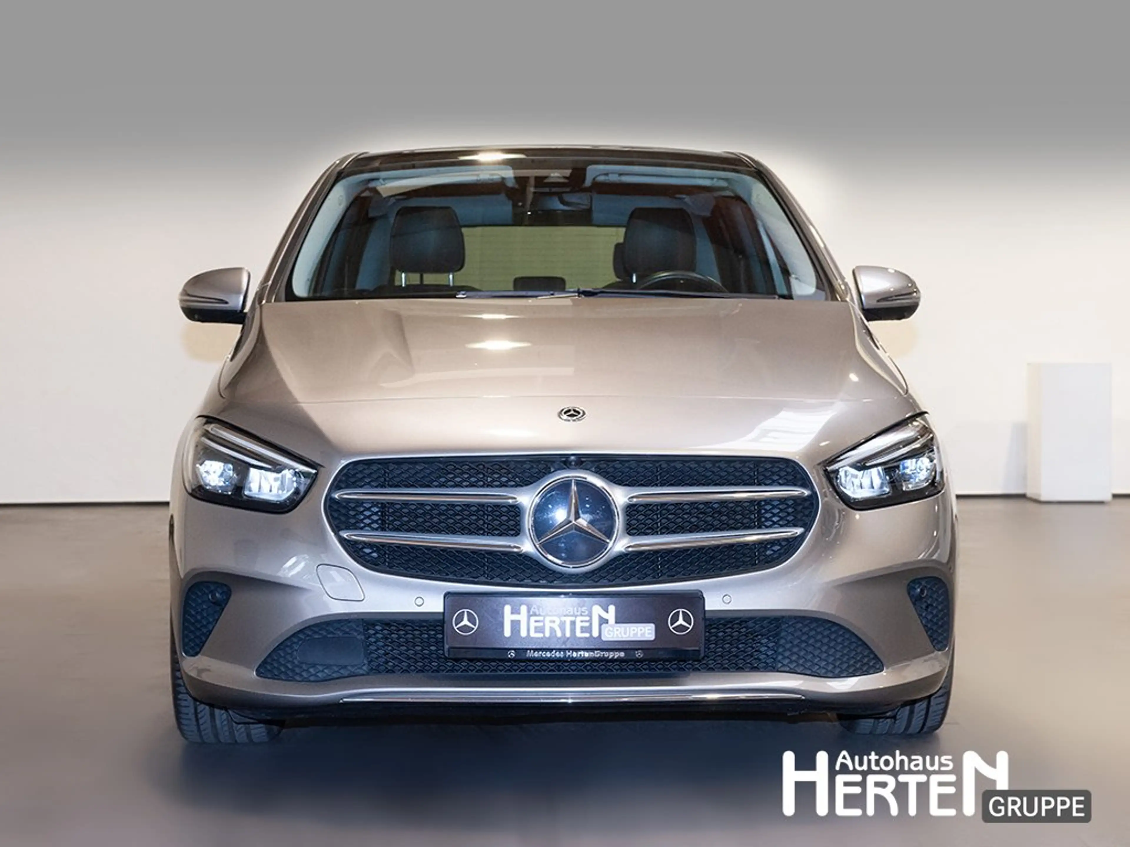 Mercedes-Benz B 200 d  PROGRESSIVE Edition+ PANO+360°+LED+SHZ — photo 2