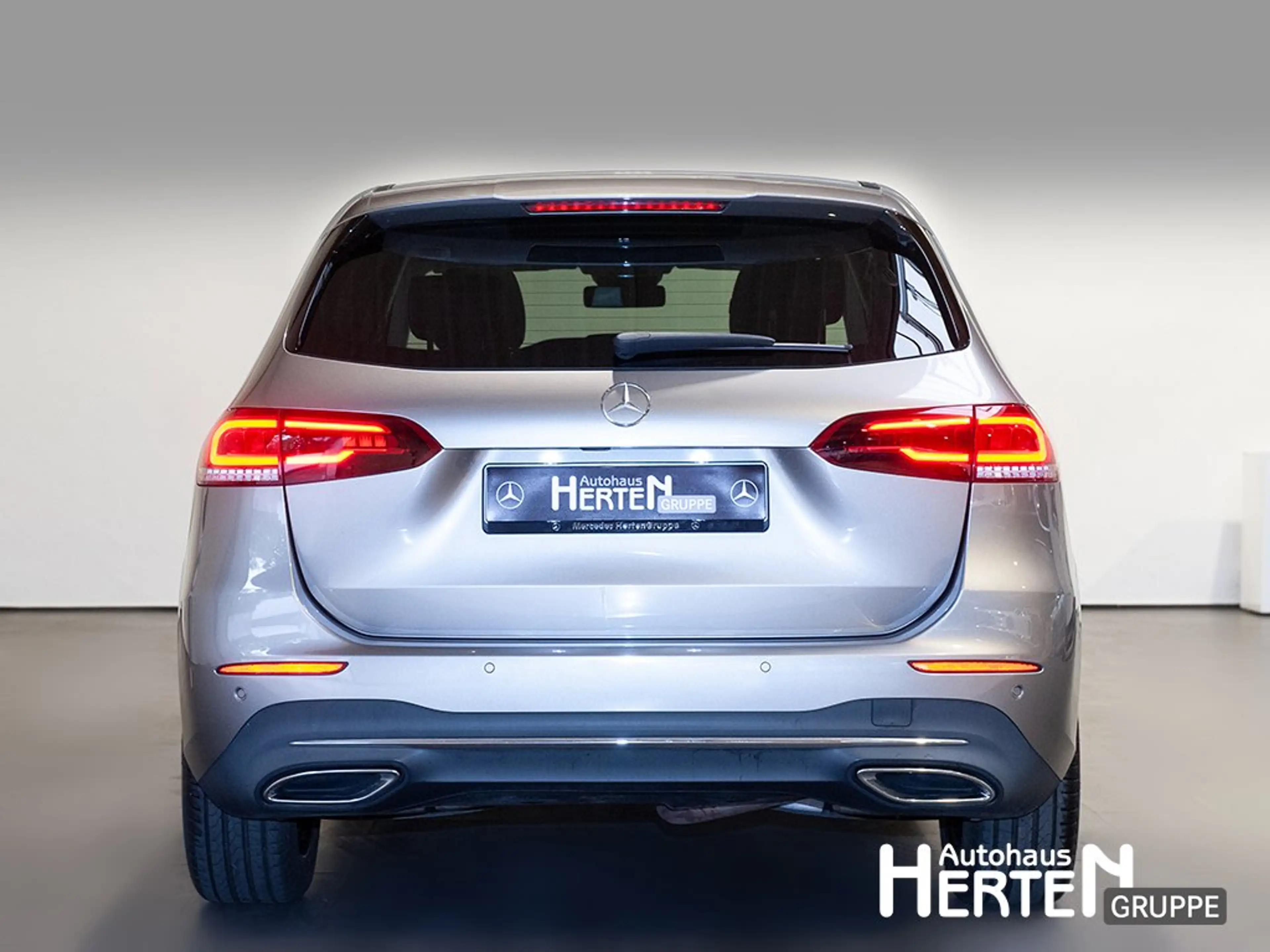 Mercedes-Benz B 200 d  PROGRESSIVE Edition+ PANO+360°+LED+SHZ — photo 4