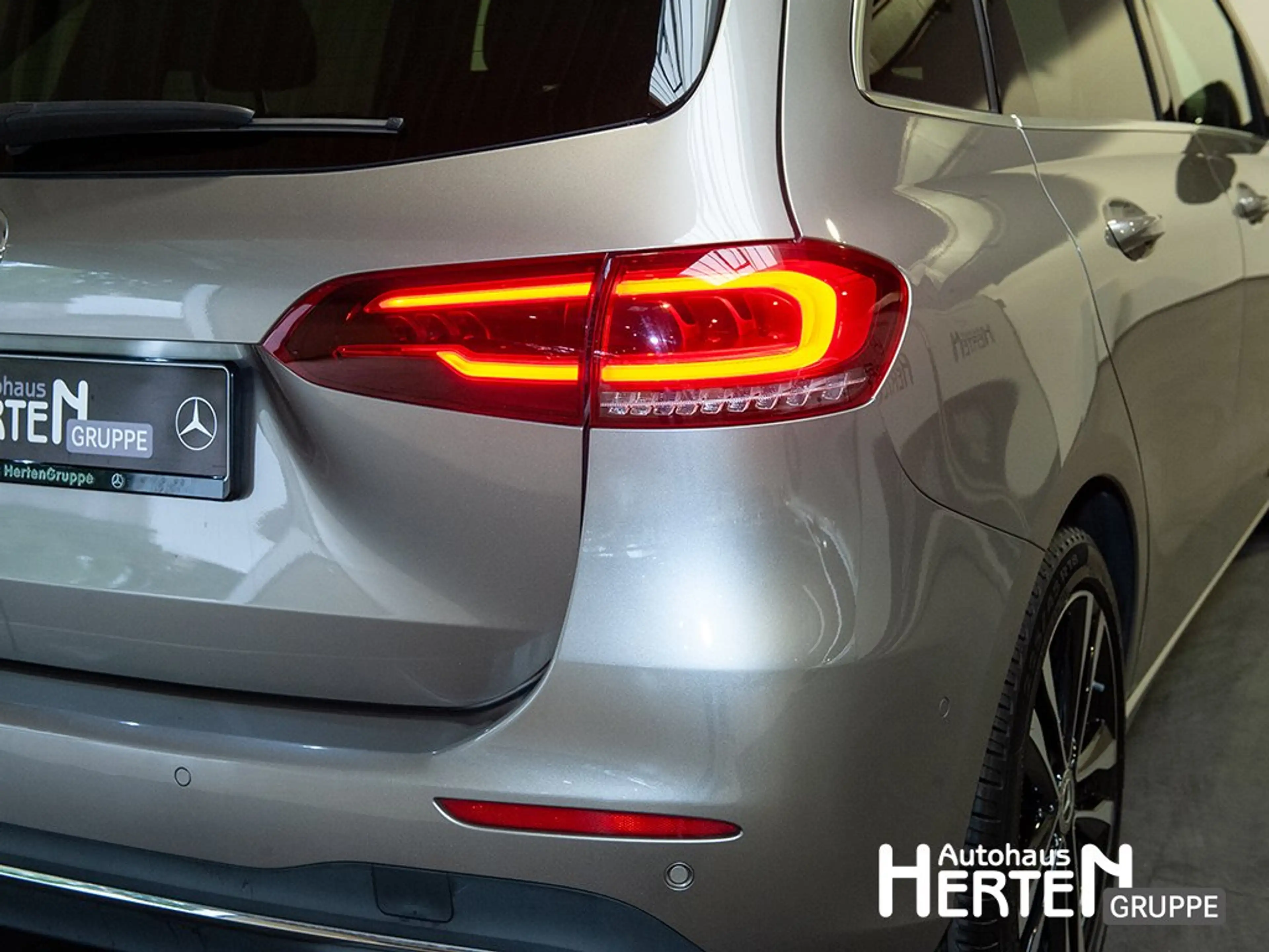 Mercedes-Benz B 200 d  PROGRESSIVE Edition+ PANO+360°+LED+SHZ — photo 14
