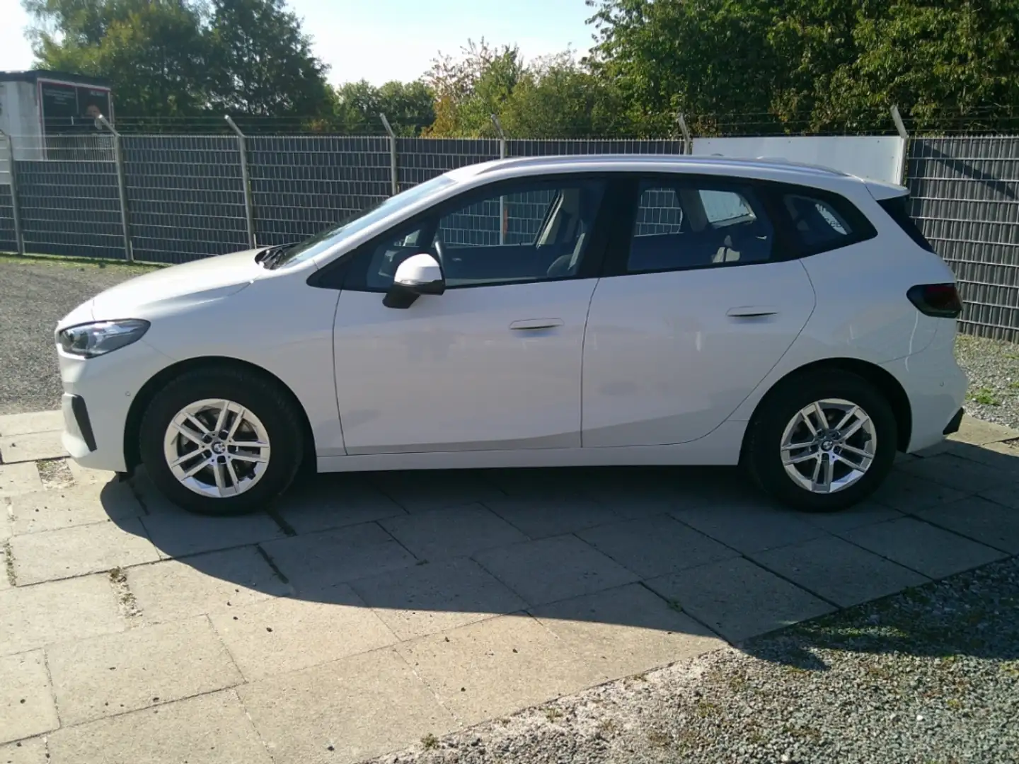 BMW 218 Active Tourer i A DrivingAssist Navi Rückfahrkamer Blanc - 2