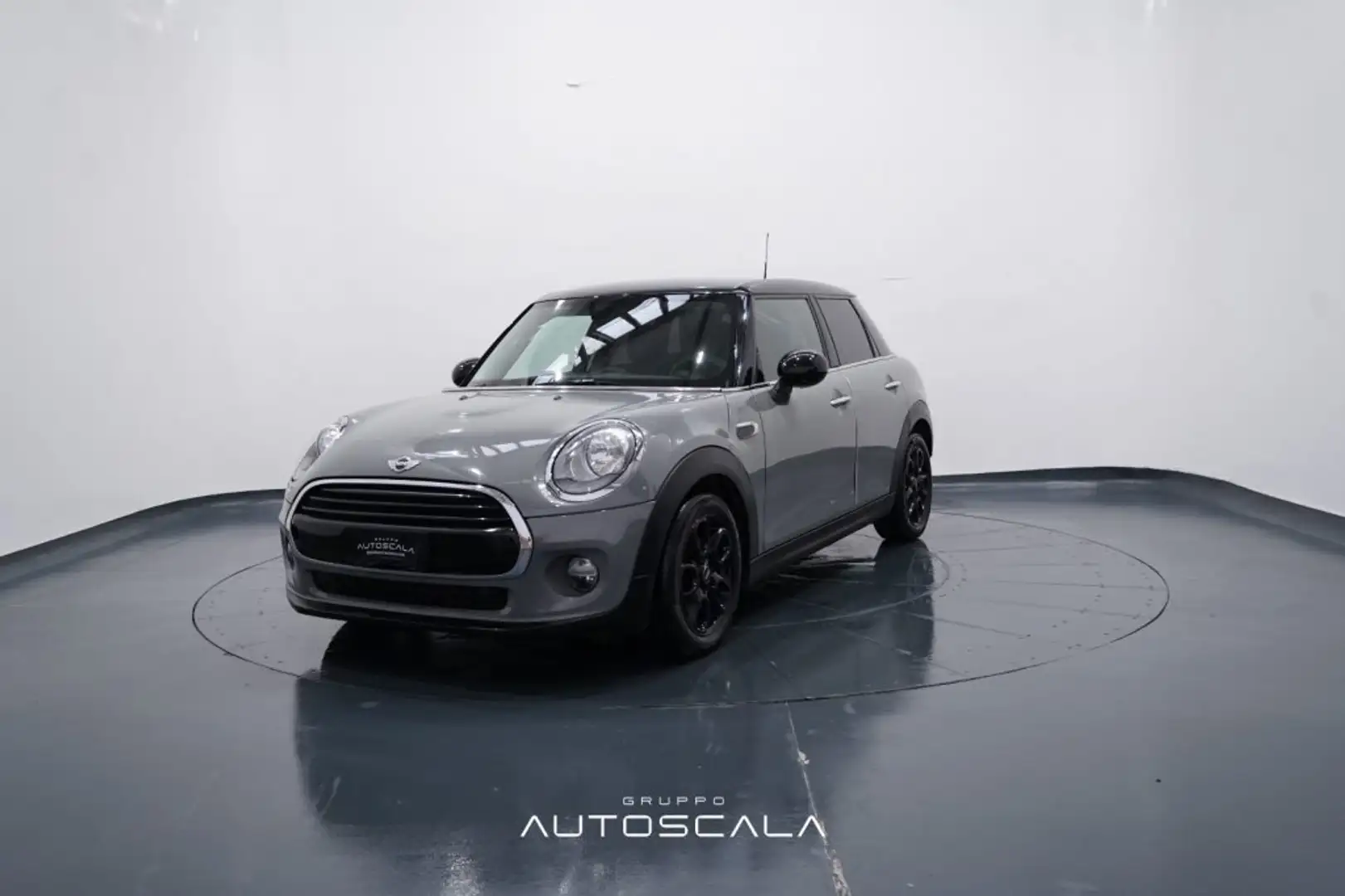 MINI One d 1.5 95cv 5 porte Gri - 1