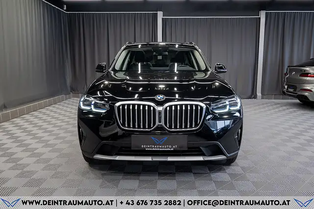 BMW X3 view 5