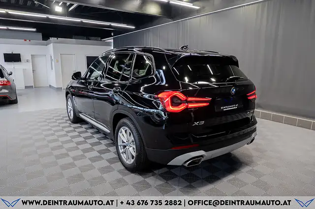 BMW X3 view 8