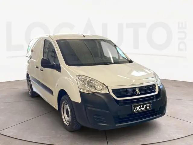 Peugeot Partner view 2