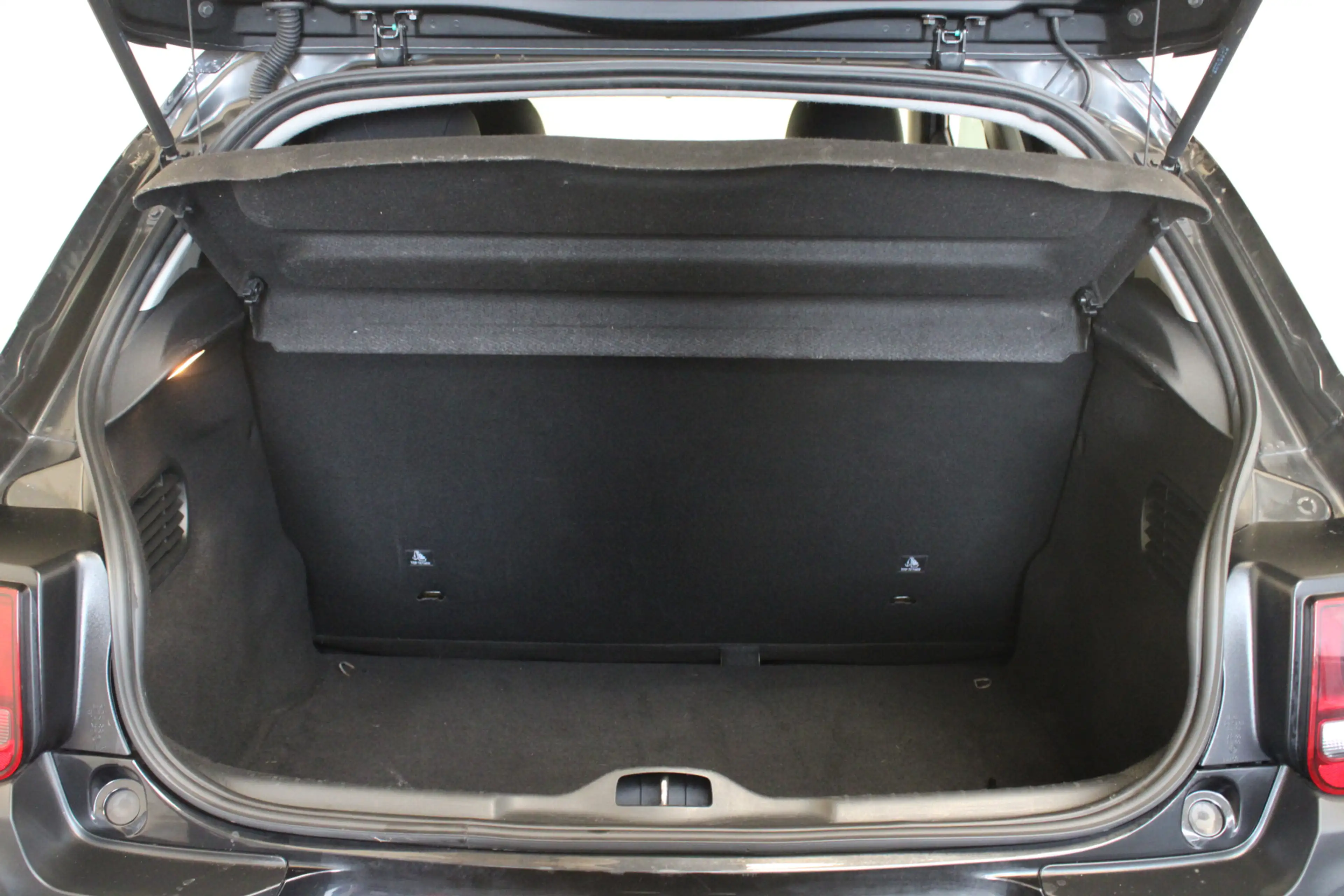 Citroen C4 Cactus 1.2 PureTech Shine — photo 20