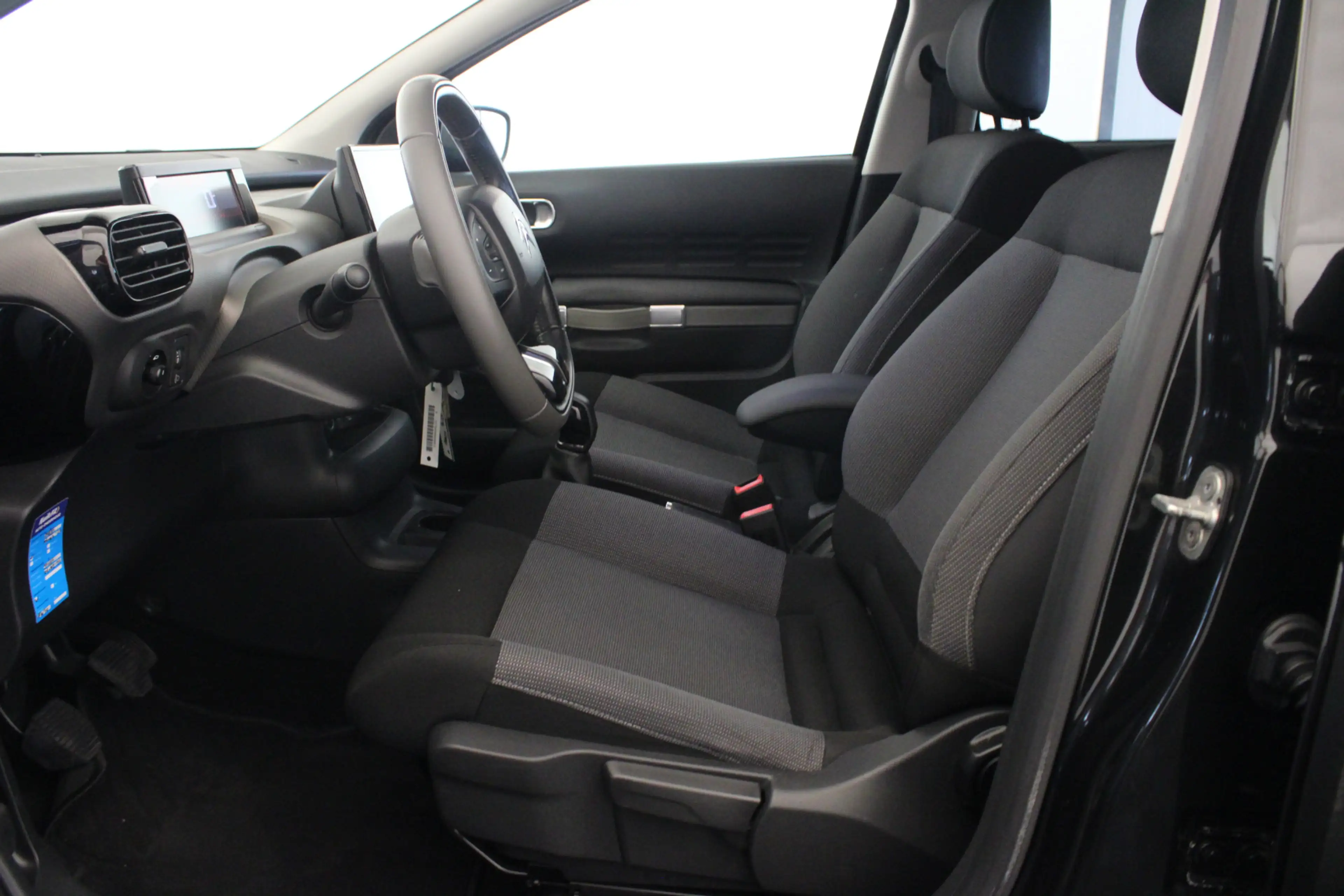 Citroen C4 Cactus 1.2 PureTech Shine — photo 15