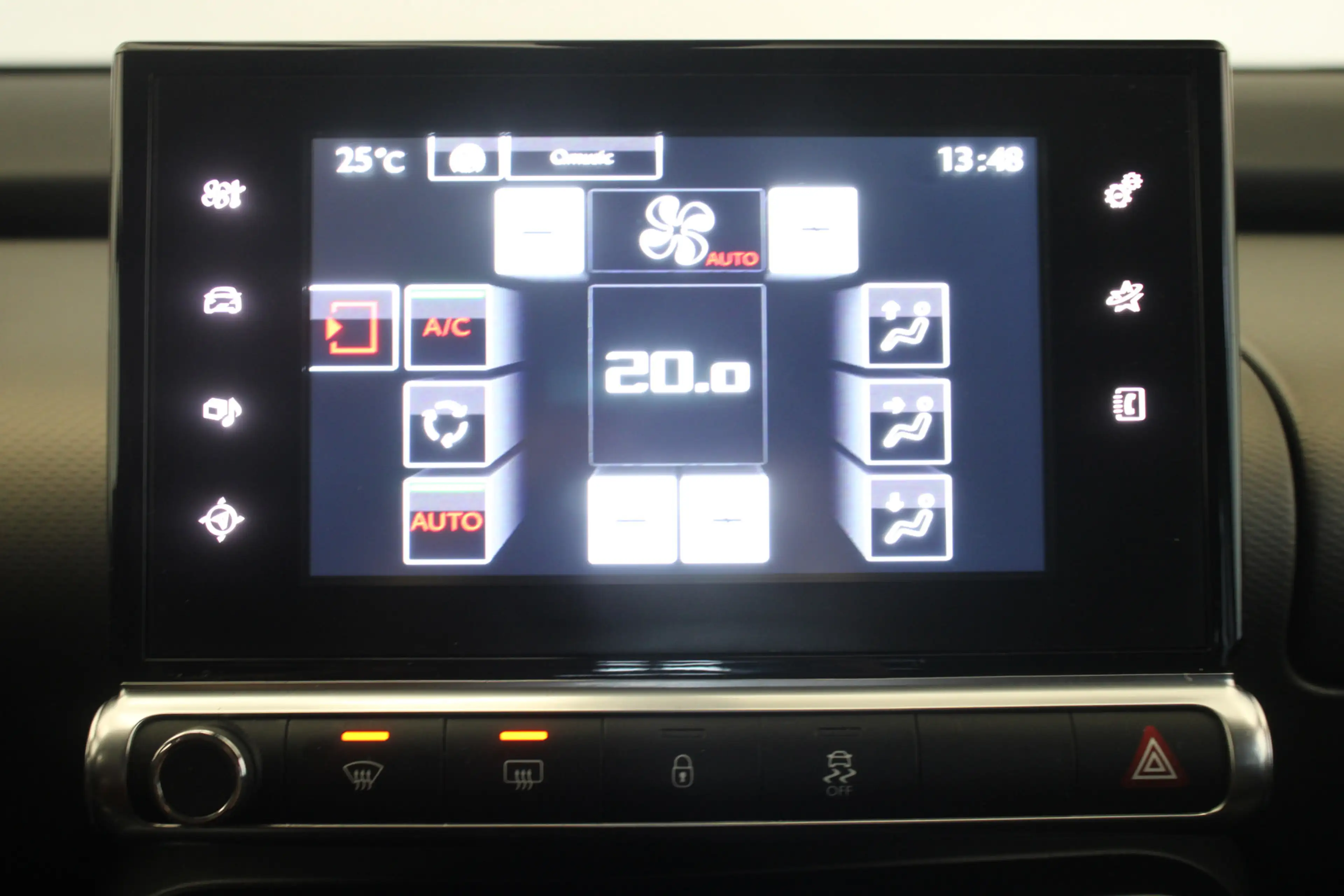 Citroen C4 Cactus 1.2 PureTech Shine — photo 13