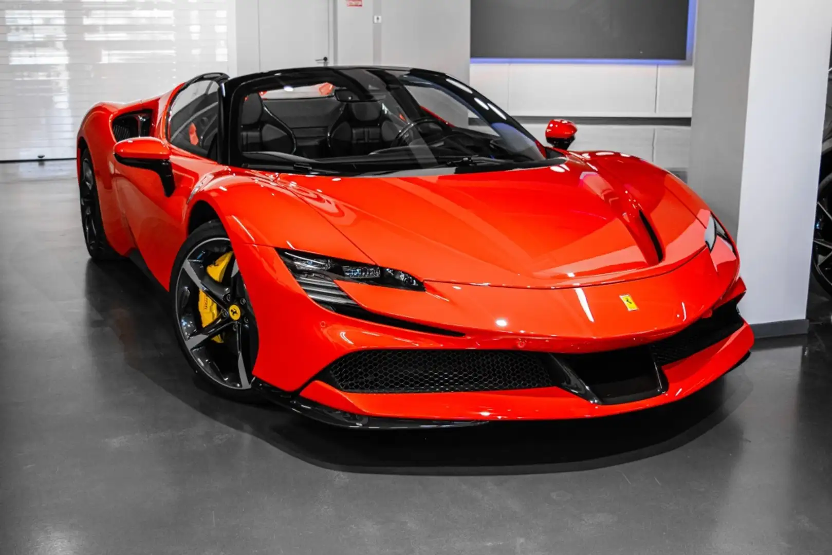 Ferrari SF90 Spider Rojo - 1