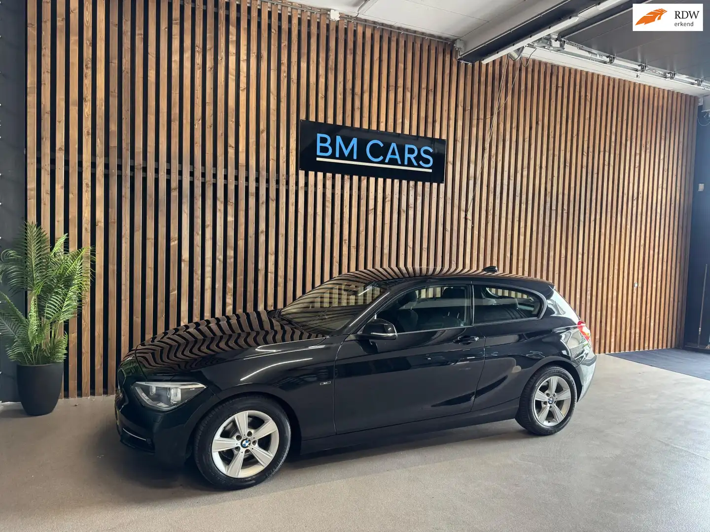 BMW 114 1-serie 114i EDE Executive Airco, Navigatie, Led Black - 1