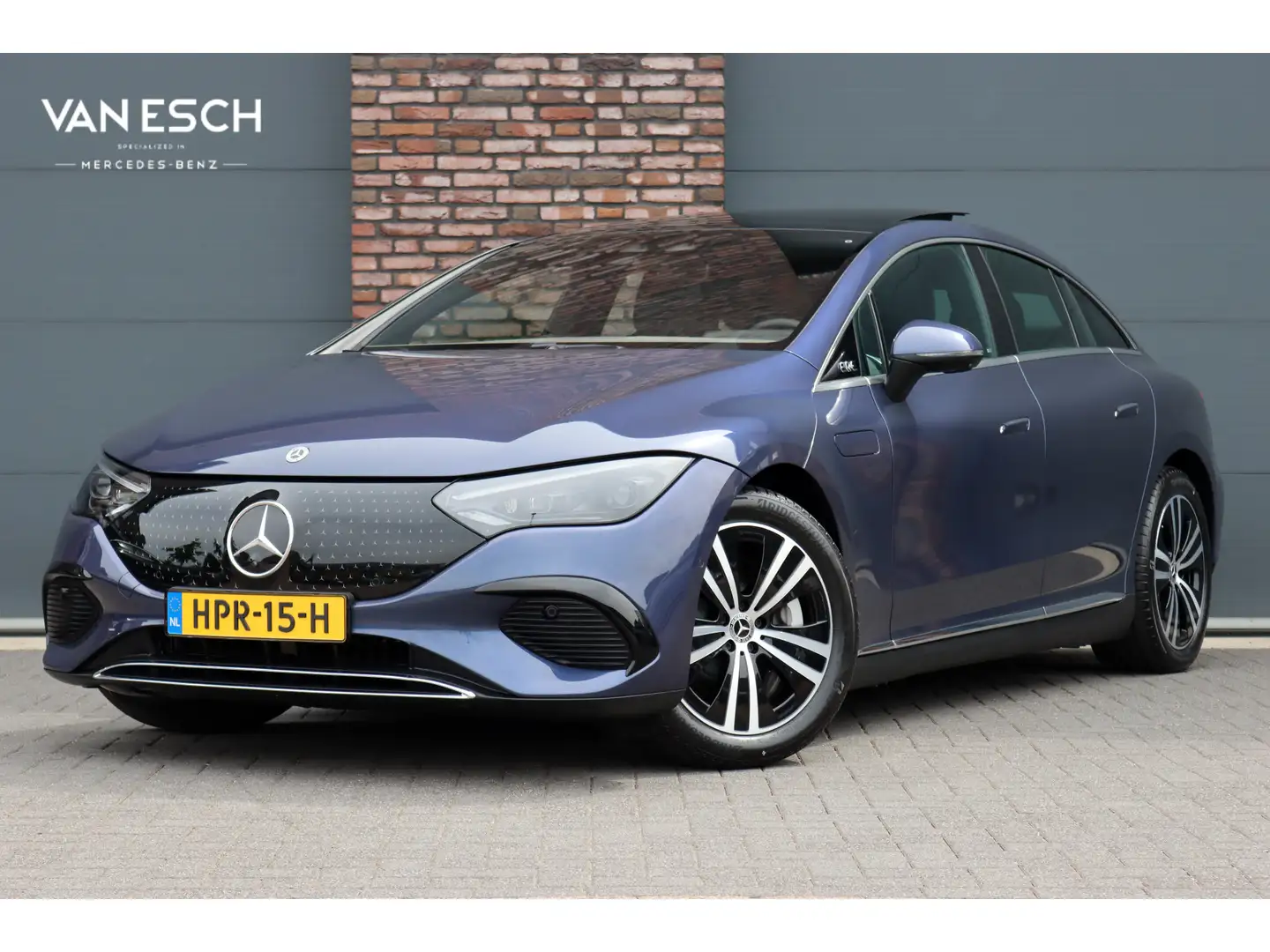 Mercedes-Benz EQE 300 Business Line 89 kWh | Luchtvering | Achterasbestu Blauw - 1