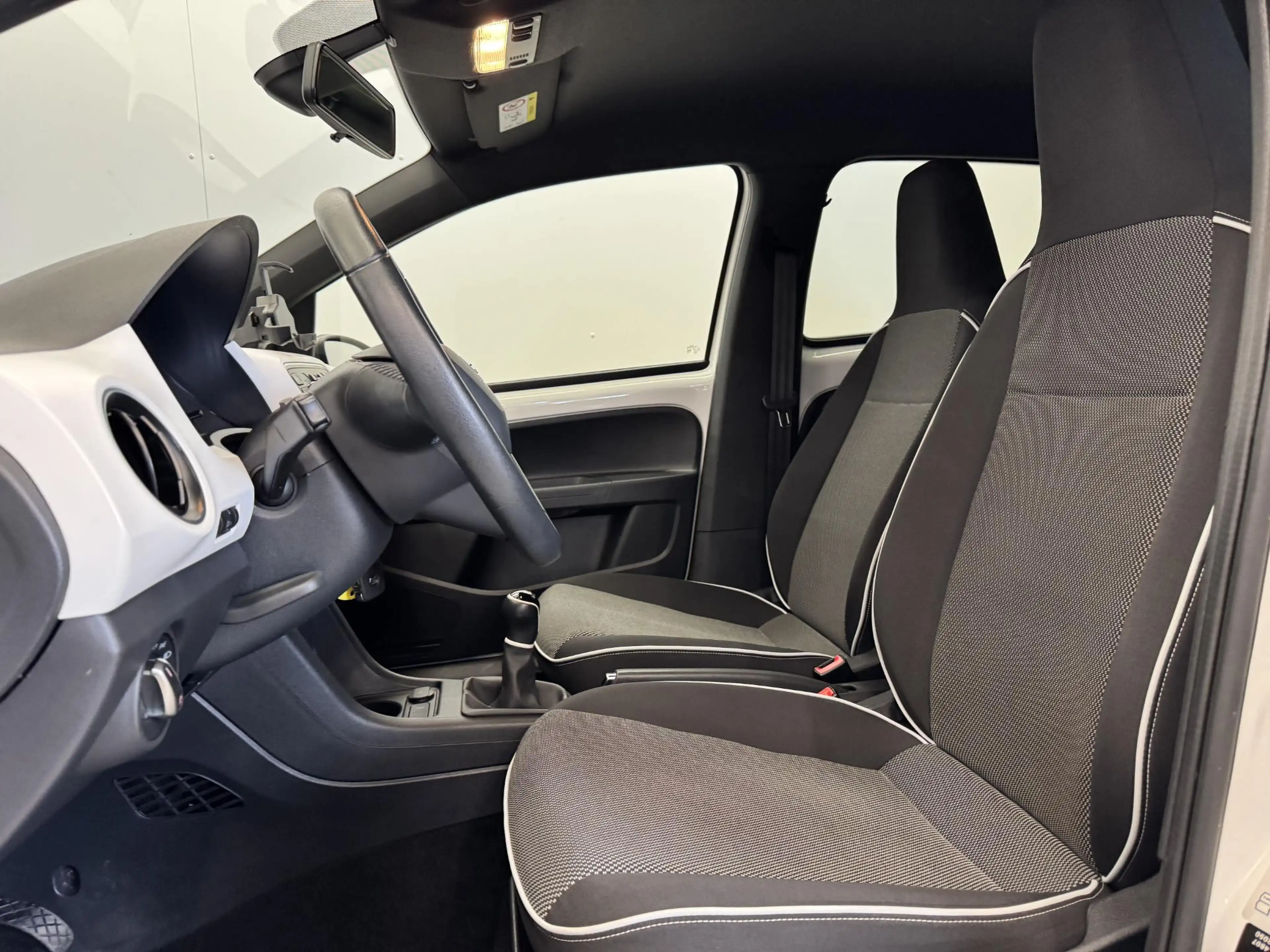 SEAT Mii 1.0 Style Intense | Smartphone integratie via app — photo 11