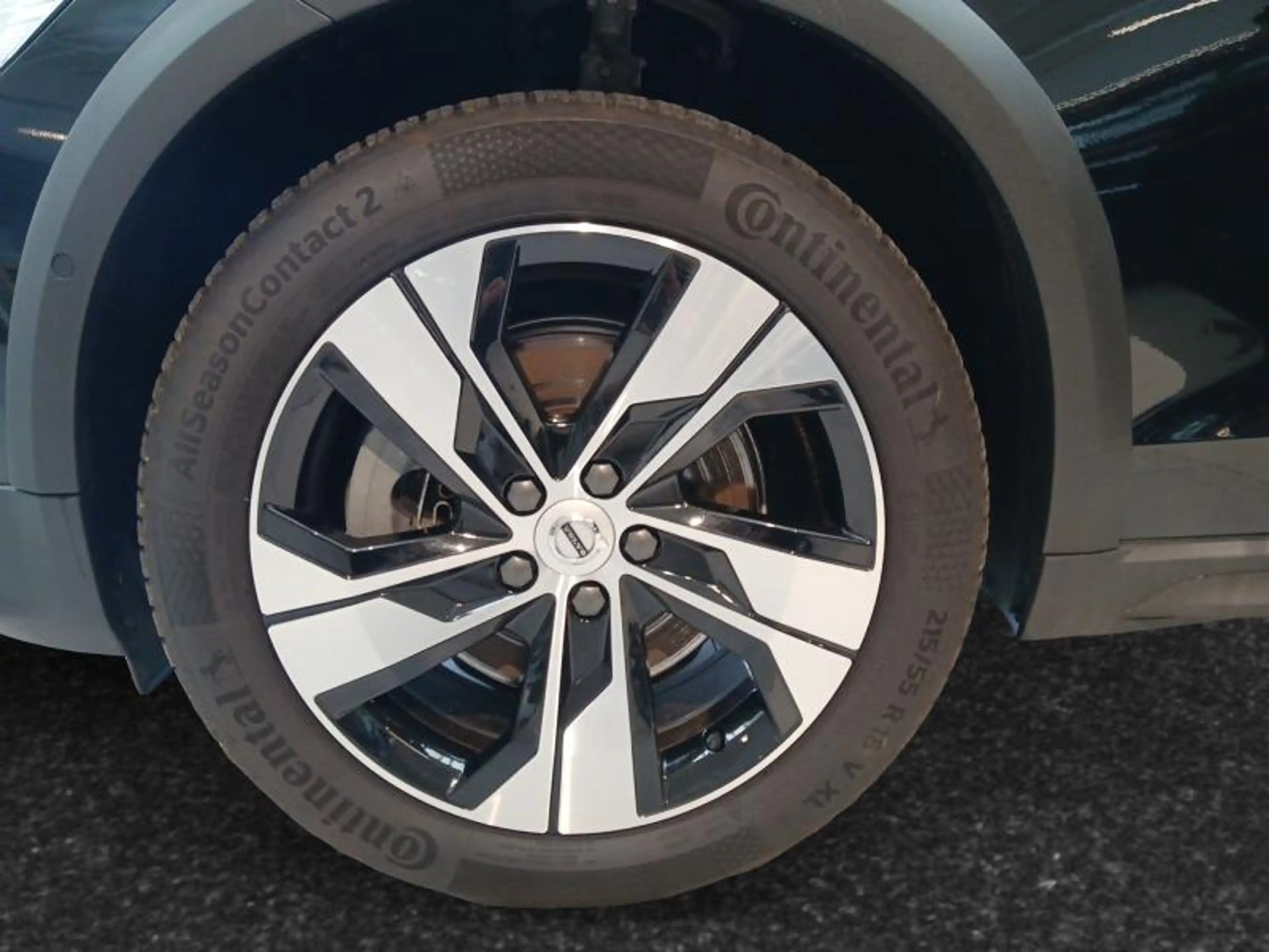 Volvo V60 Cross Country B4 Plus Dark / Diesel — photo 14