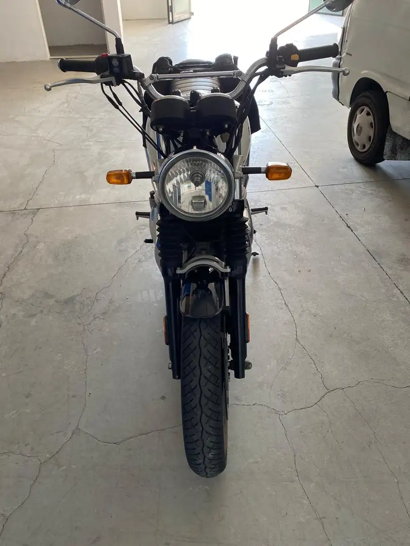 Royal Enfield Interceptor 650 Bianco - 2