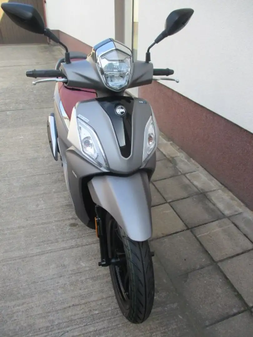 SYM Symphony 125 ST125i Šedá - 2