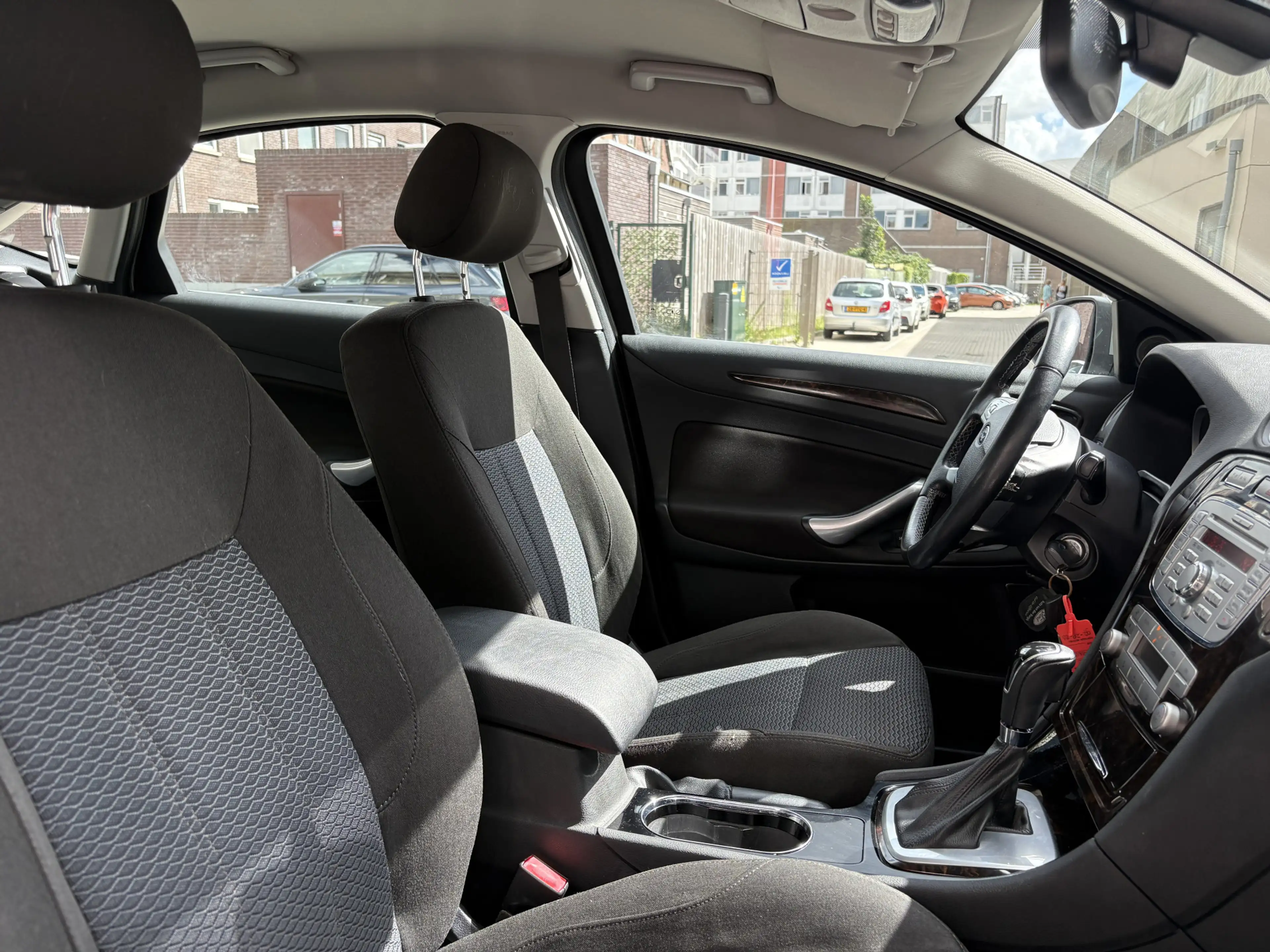 Ford Mondeo 2.3-16V Ghia 1 EIGENAAR/AUT./NIEUWSTAAT/DEALER OND — photo 7