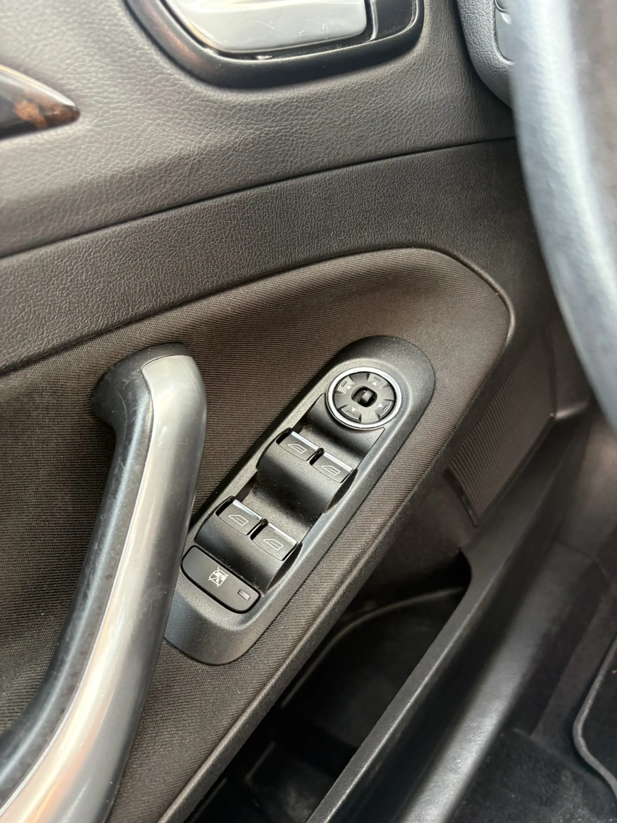 Ford Mondeo 2.3-16V Ghia 1 EIGENAAR/AUT./NIEUWSTAAT/DEALER OND — photo 14