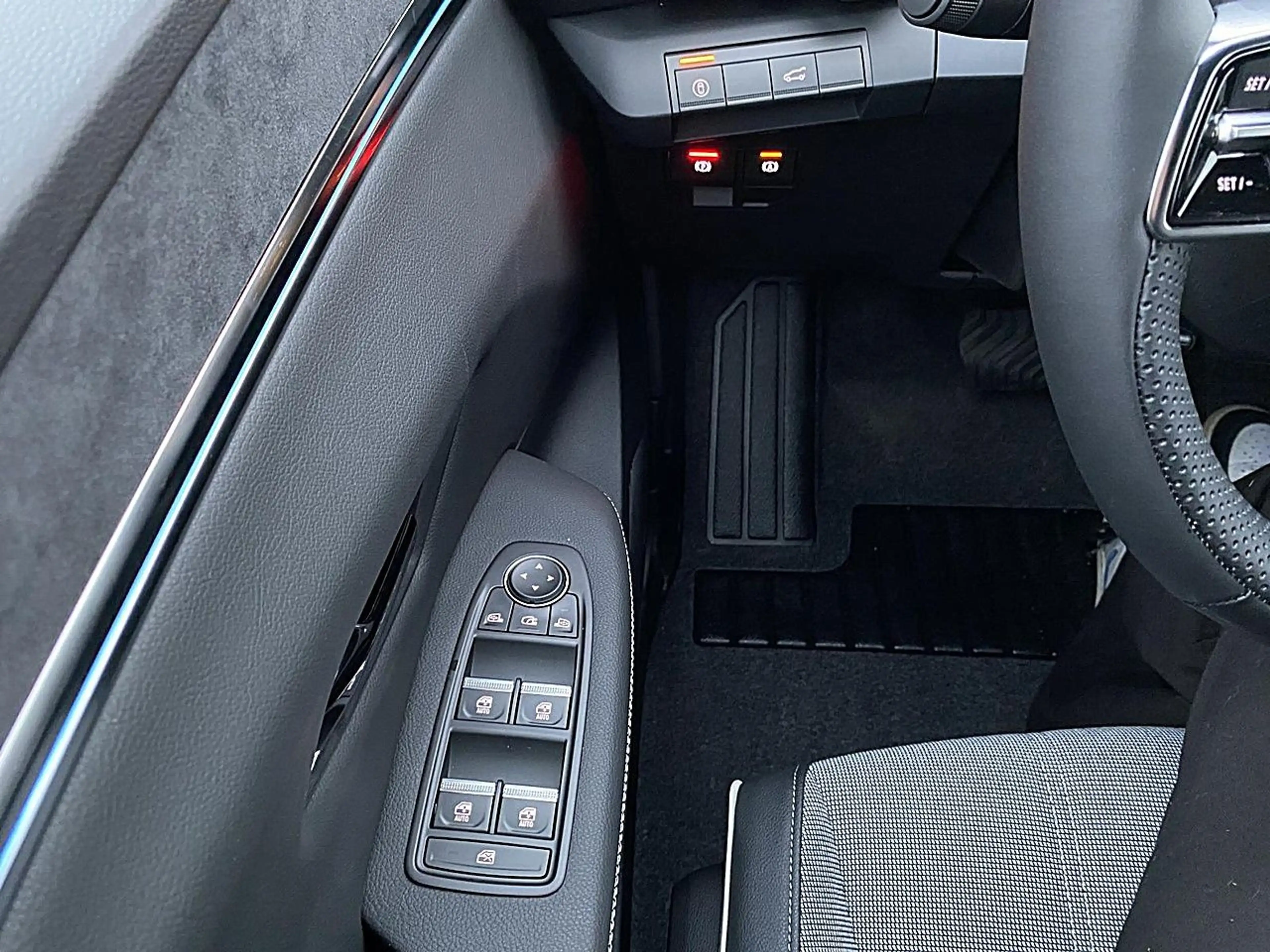 Mitsubishi Eclipse Cross Diamant TOP 87 kWh (22kW) — photo 13