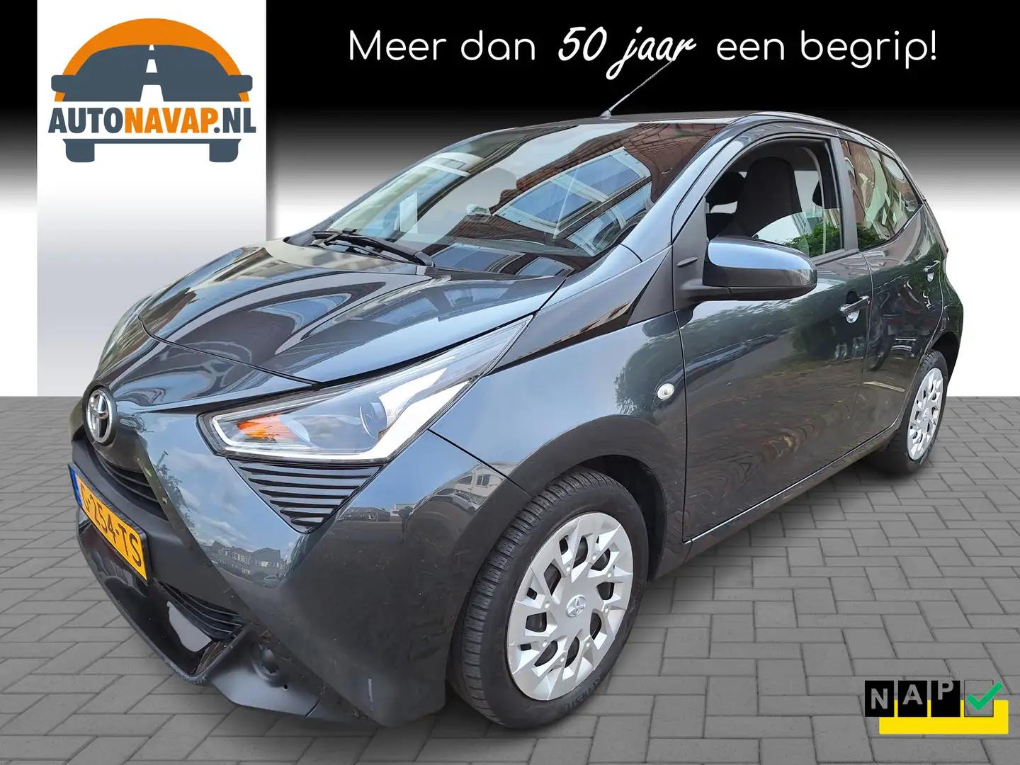 Toyota Aygo 1.0 VVT-i X-Play Limited 5Drs /Navi/Camera/Apple/A Grau - 1