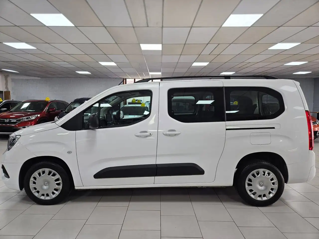 Opel Combo 1.2 T L2H1 Edition XL S/S 7Places Lane Assist Cruise Accoudoir Clim Gps Safety, миниатюра 5