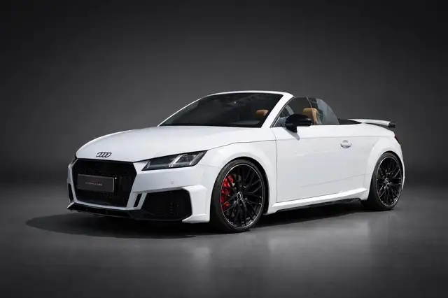 Audi TT RS ROADSTER RS-SPORTABGAS! EXCLUSIVE! "NUR 4917KM!"