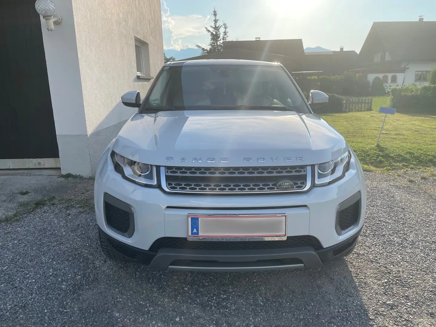 Land Rover Range Rover Evoque Range Rover Evoque SE 2,0 TD4 Aut. SE Weiß - 2