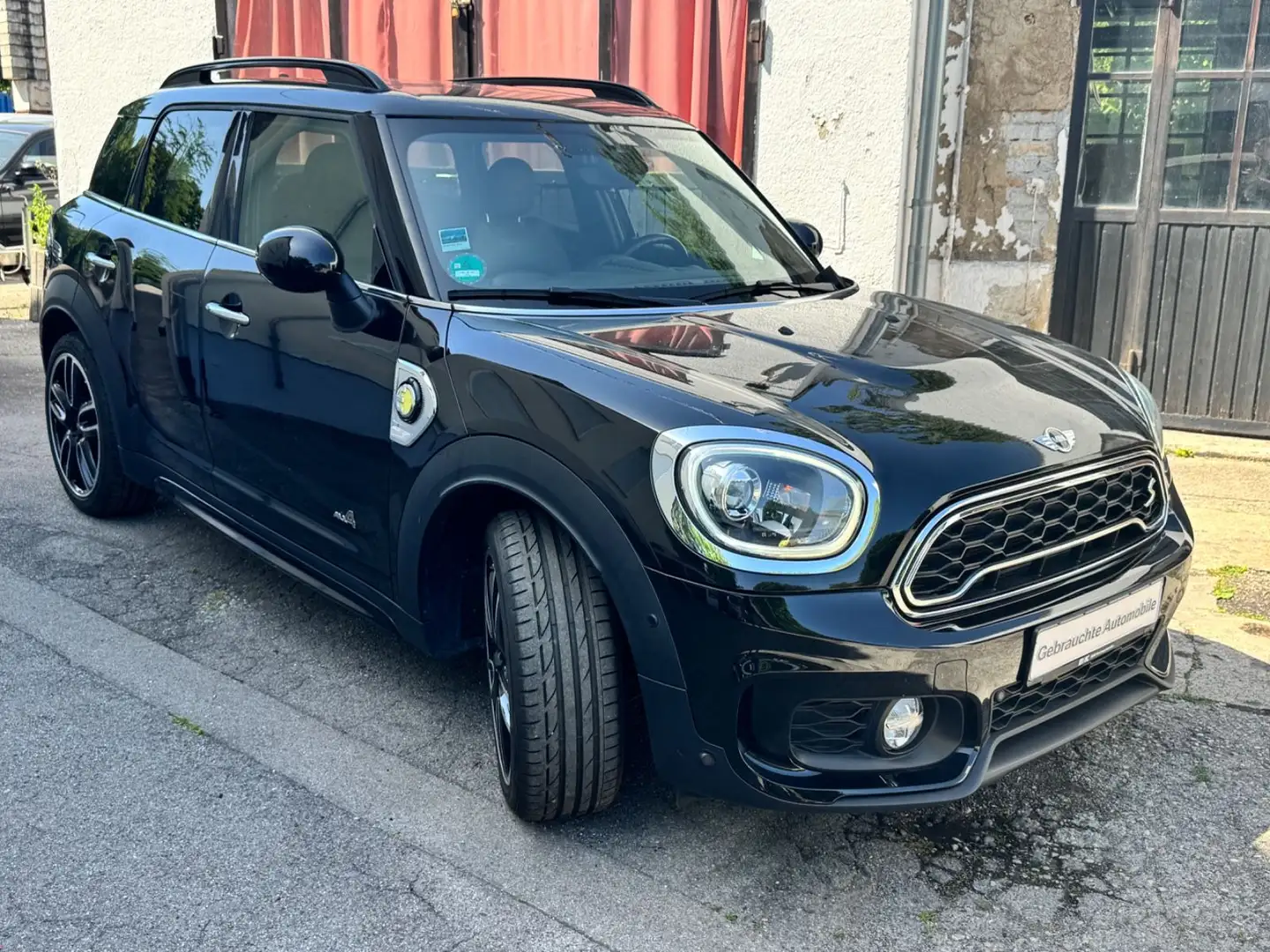 MINI Cooper SE Countryman Countryman Cooper SE All4 - JCW - Schwarz - 2