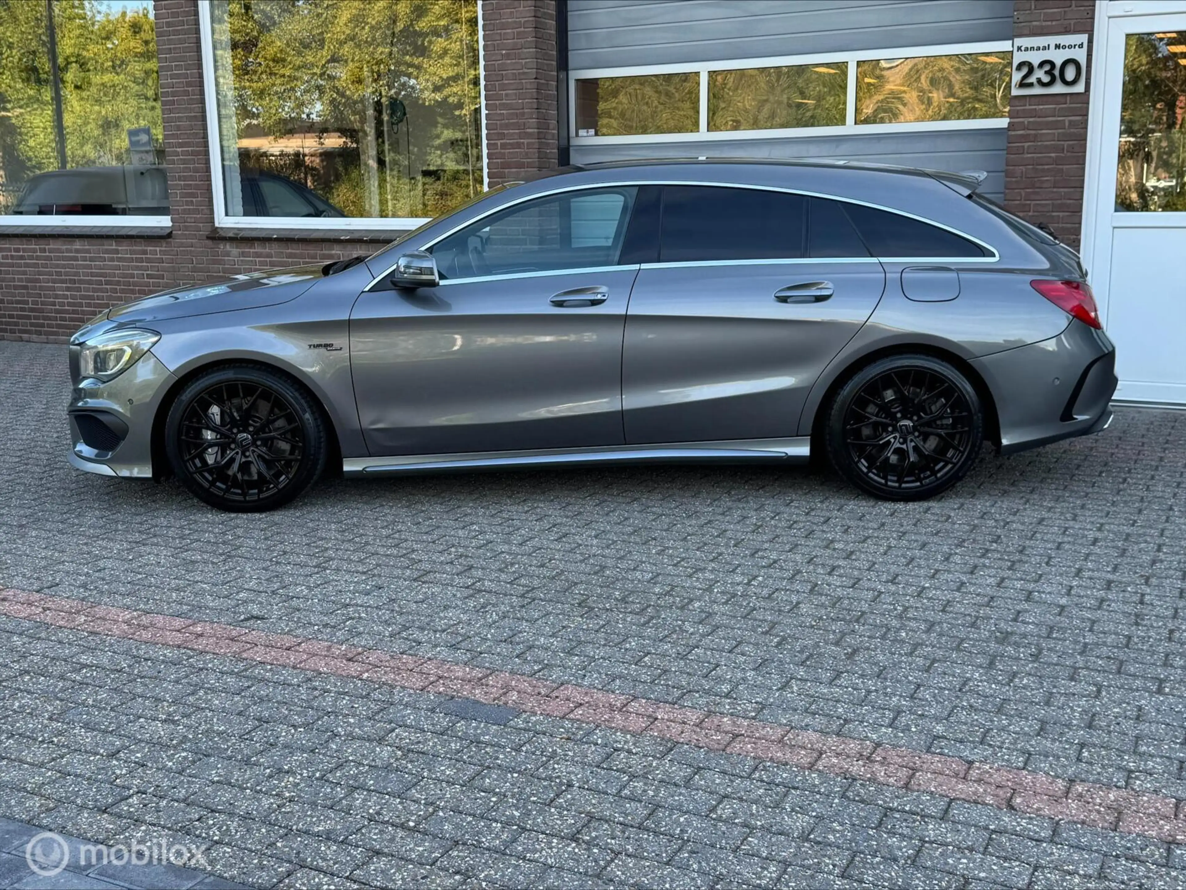 Mercedes-Benz CLA 45 AMG Shooting Brake 4MATIC — photo 2