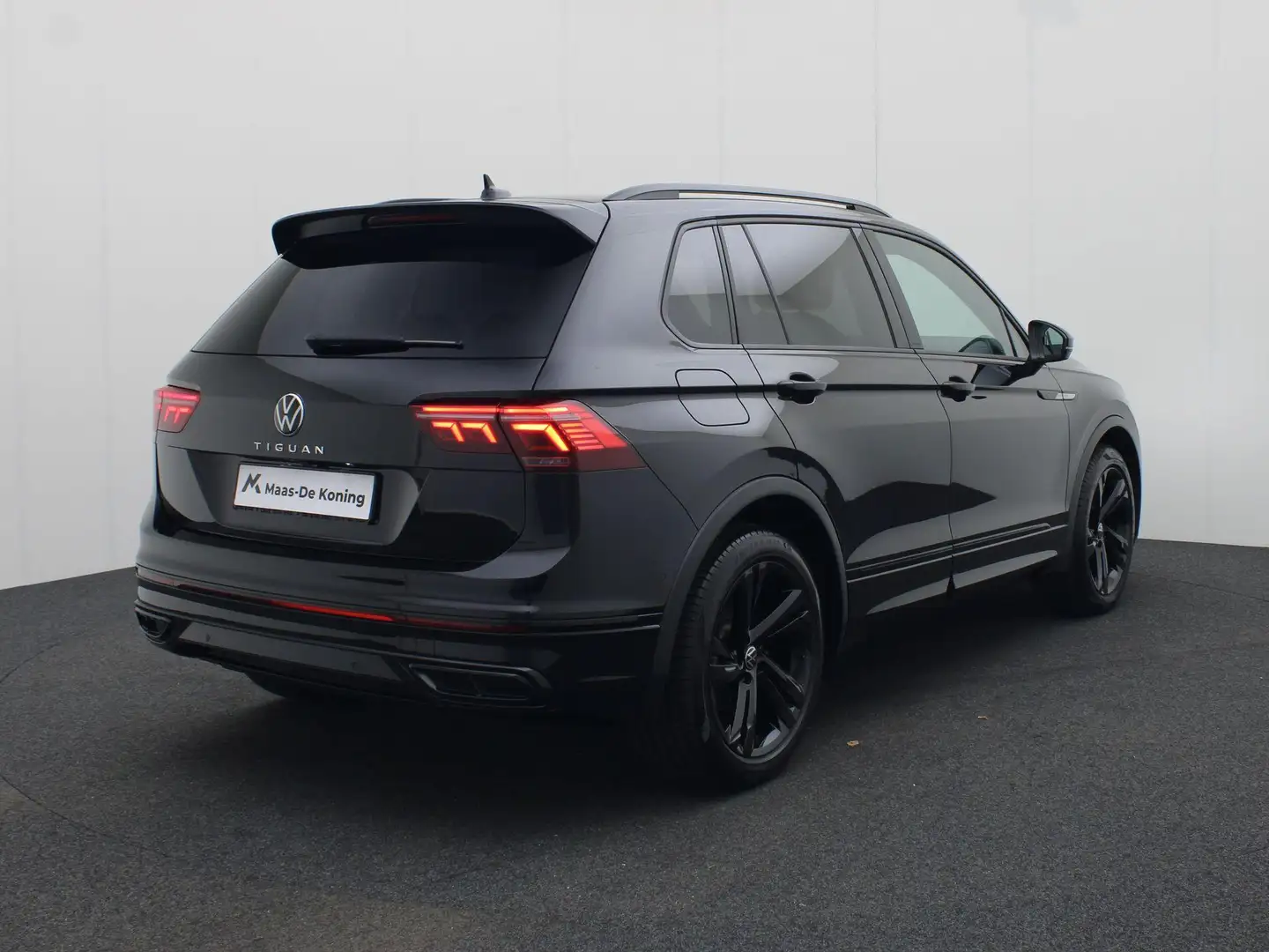 Volkswagen Tiguan 1.5TSI/150PK R-Line Blackstyle DSG · App connect · Nero - 2