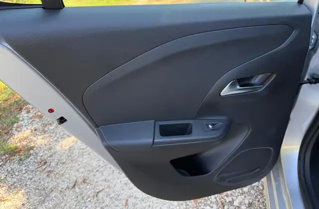 Opel Corsa view 9