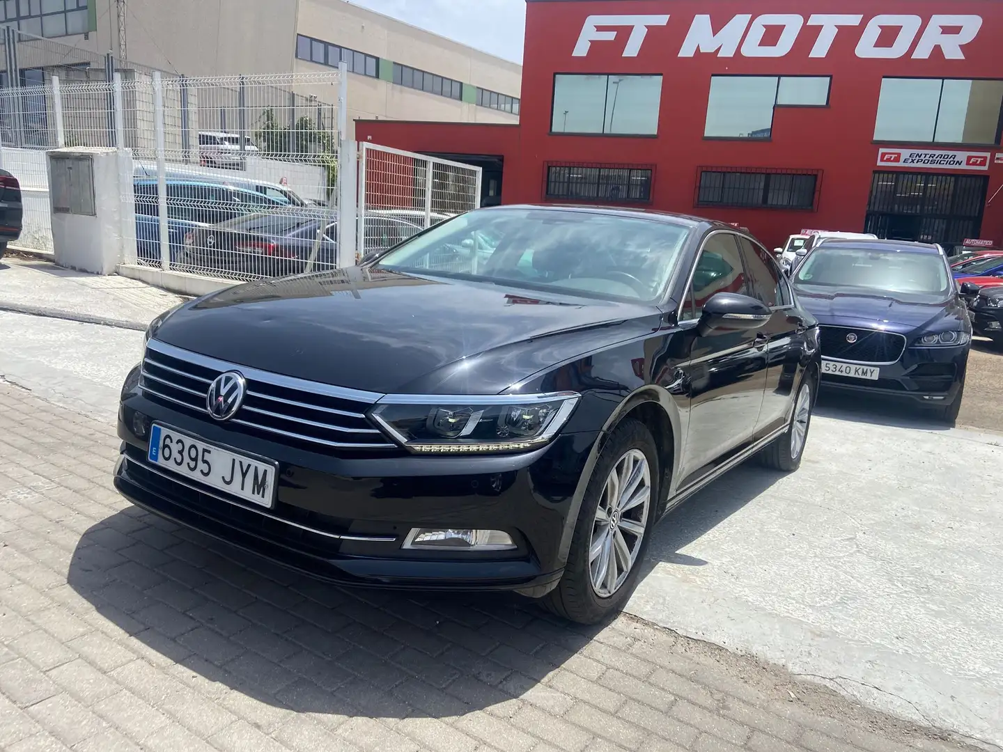 Volkswagen Passat Variant 1.6TDI Edition 88kW Black - 1