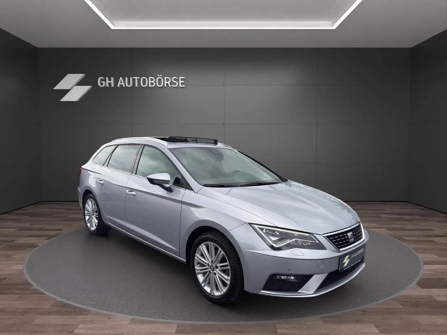 SEAT Leon ST Xcellence DSG|VIRTUAL-TACHO|PANO|AHK|LED Silber - 2