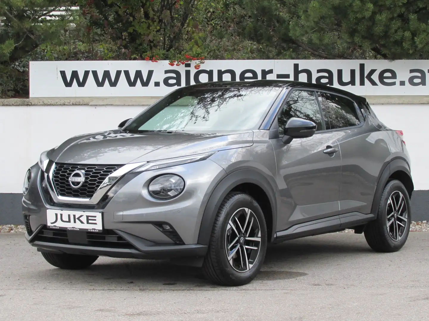 Nissan Juke 1,0 DIG-T N-Connecta+ Sommeraktion!! Grau - 1