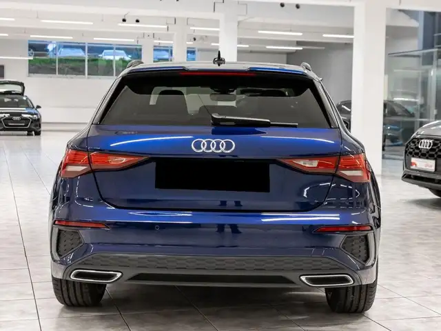 Audi A3 view 4