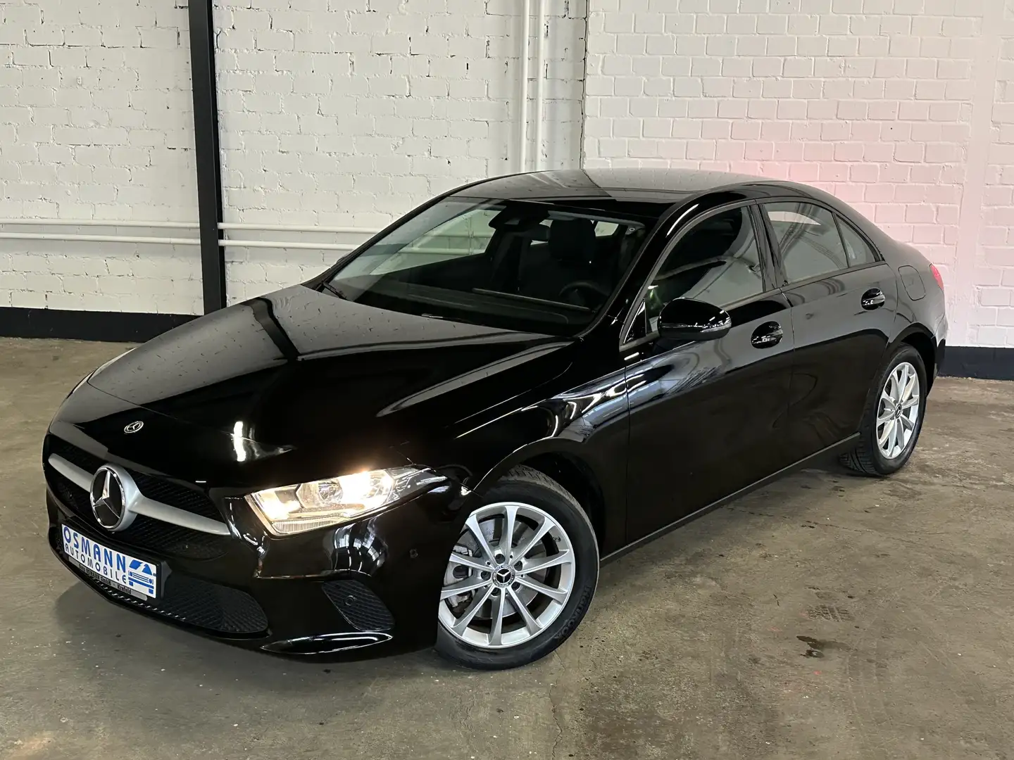 Mercedes-Benz A 250 e8G-DCT1HAND*PDC*CARPLAY*TEMPOMAT Noir - 2