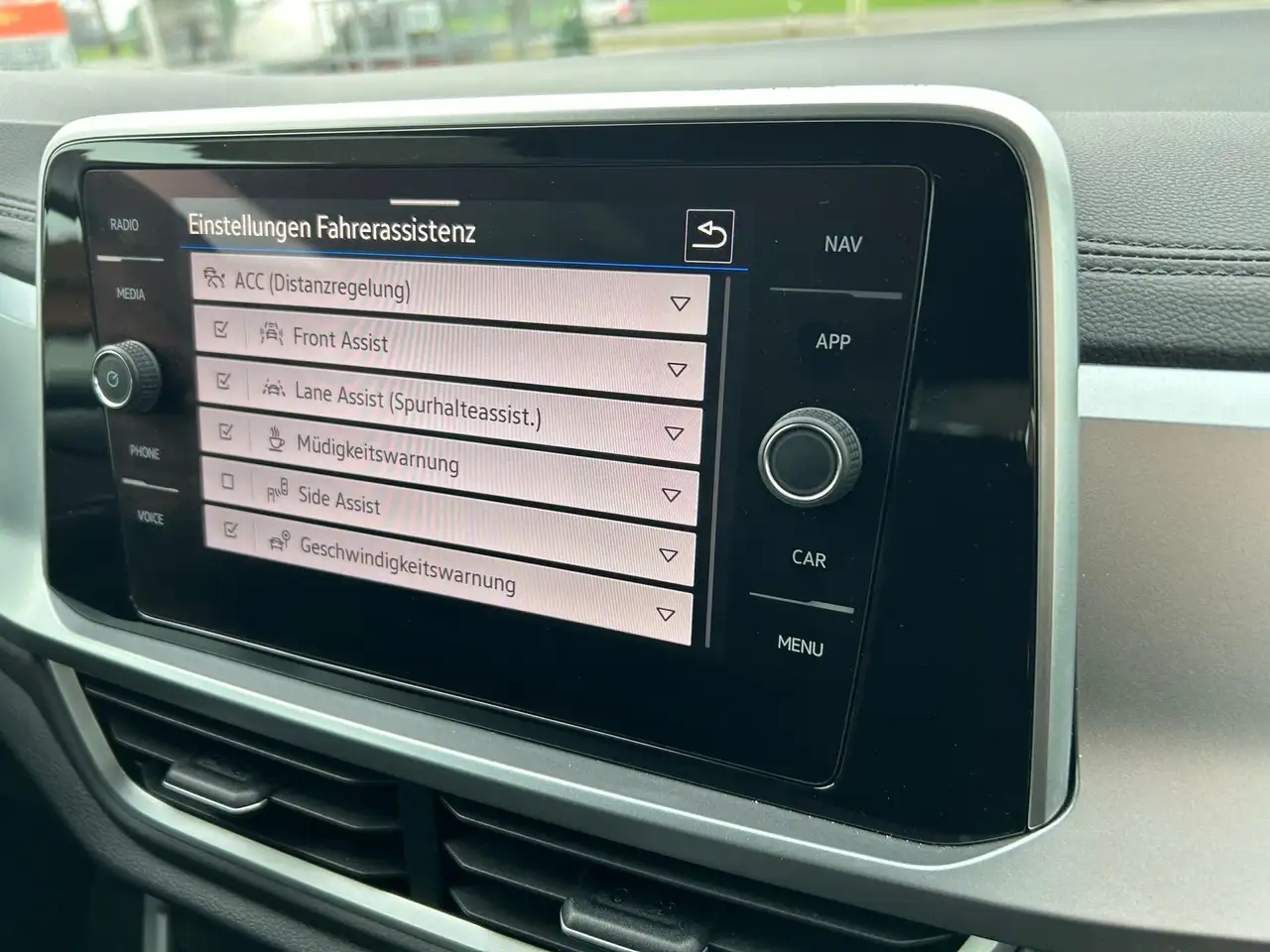 Volkswagen T-Roc Style Cabriolet 1.5 TSI / Windschott 11
