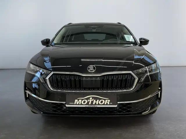 Skoda Octavia view 6